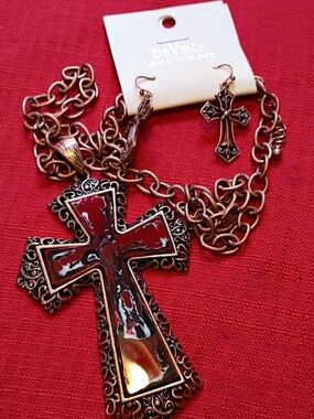 DaVinci Gold-Tone Necklace & Earrings Set with Red Enamel Cross
